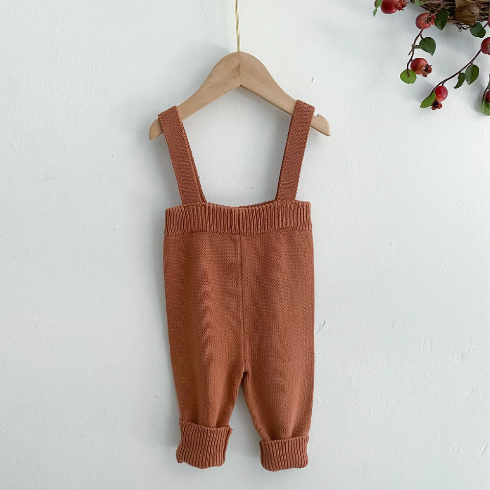 latzhosebabybraun